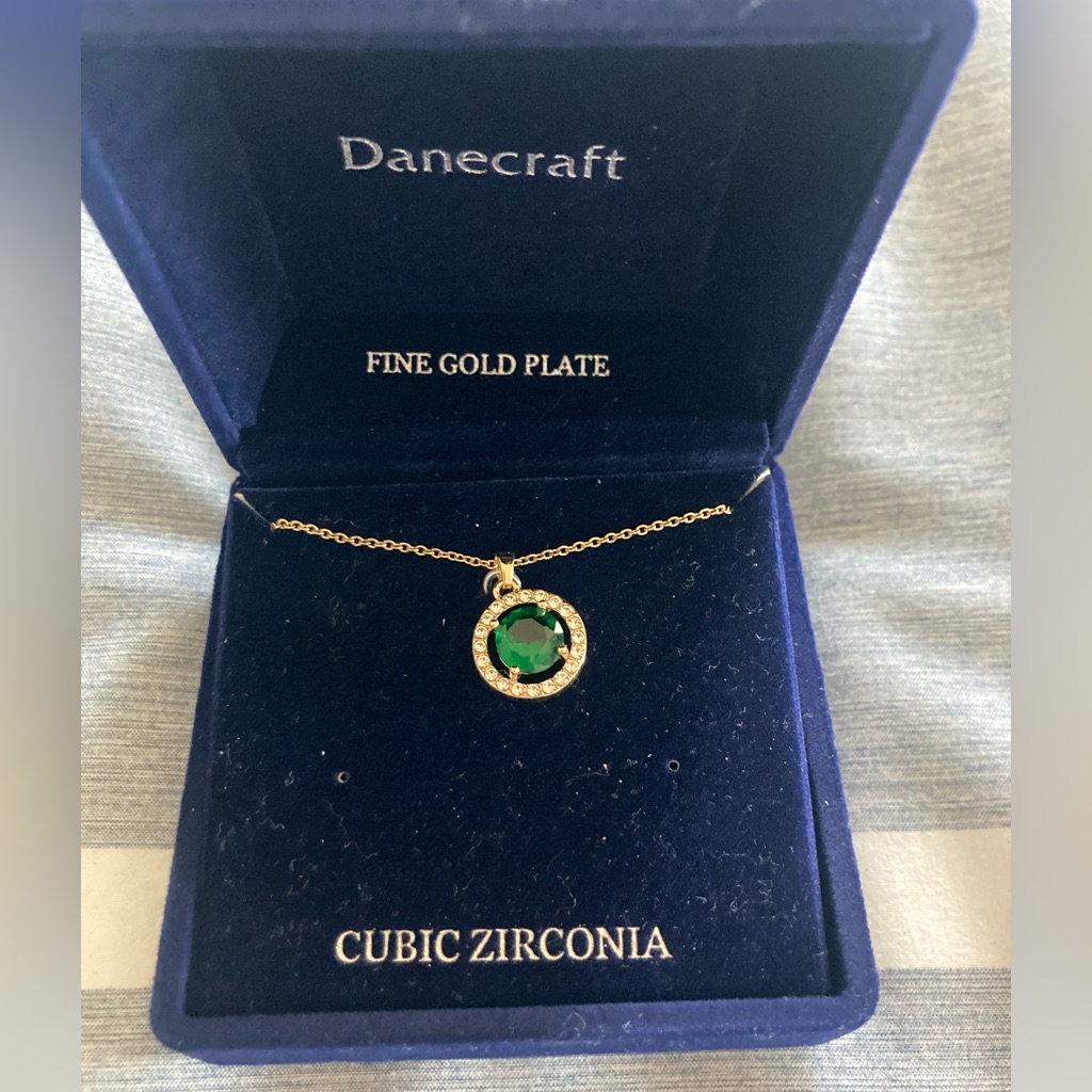 Nwt Fine Gold Plate Cubic Zirconia And Green Danecraft Necklace 22$